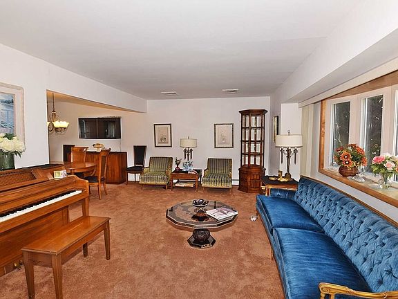2nd image of 2785 Bellmore Ave
