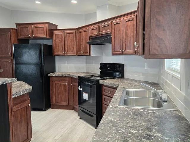 3 bed, 2.0 bath, 1120 sqft, $1,715 — Photo 3