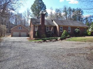 8007 Eastridge Rd, Oak Ridge, NC 27310