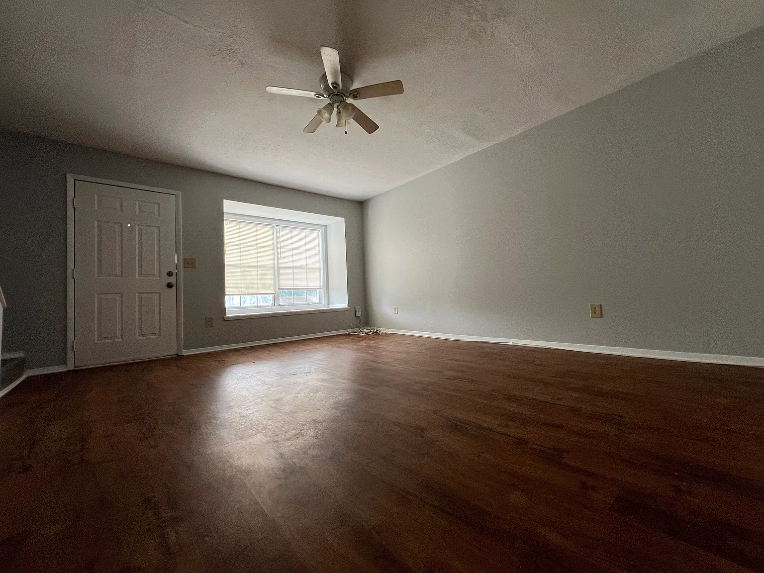 2883 Spruce Cir — Photo 3