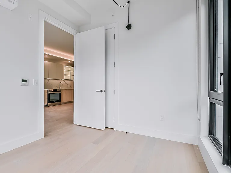 218 Front St #1600 — Photo 22