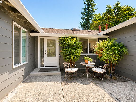 2nd image of 20798 SW Rosa Dr