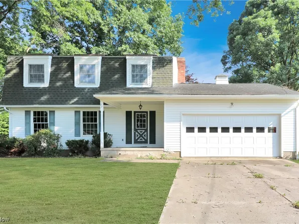 27 Franklin Dr, Doylestown, OH 44230