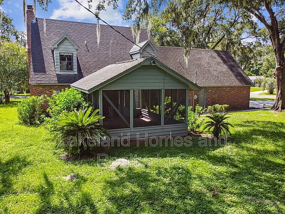 3rd image of 3405 Royal Ct N