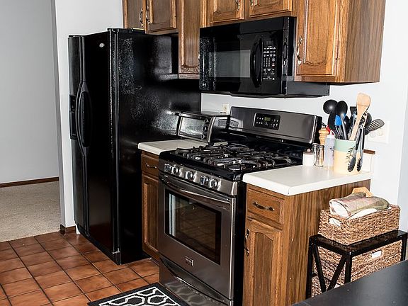 5th image of 6207 Millhollow Ln