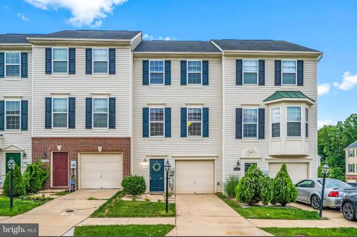 2 bed, 2.5 bath, 1348 sqft, $2,500 — Photo 1