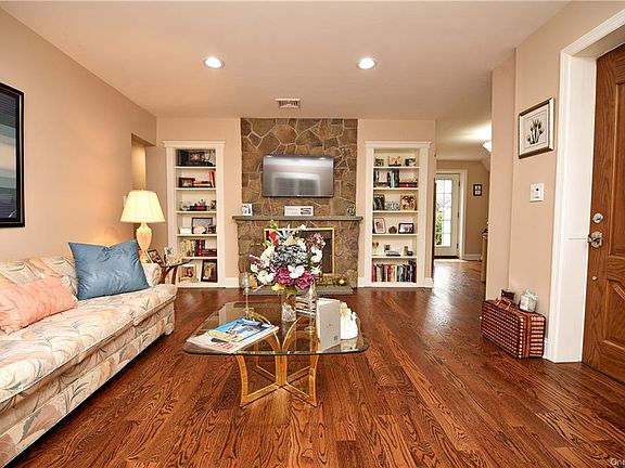 5th image of 6 Quintard Dr