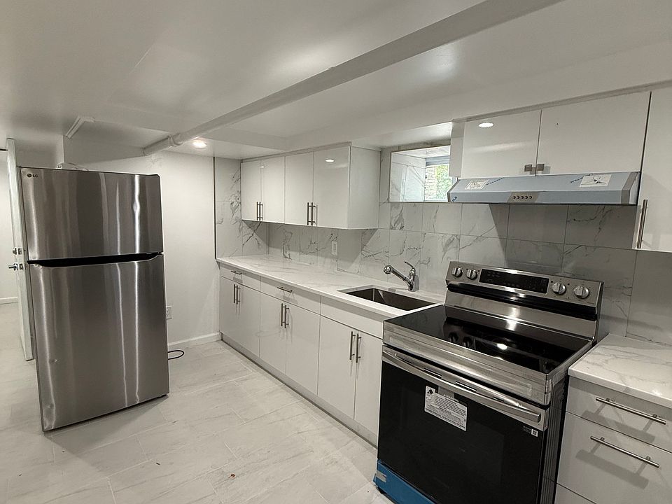 1st image of 11524 166th St #1B