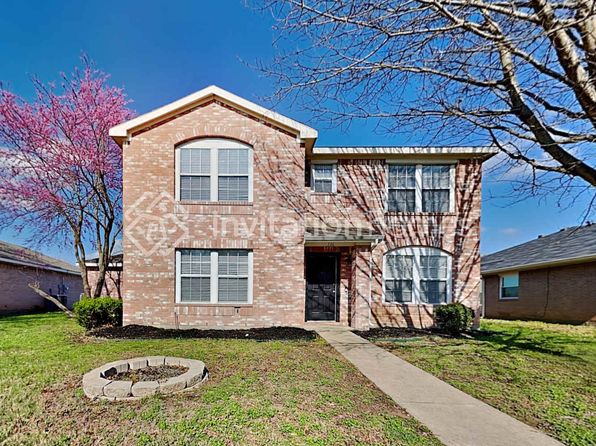 136 Rolling Hills Pl