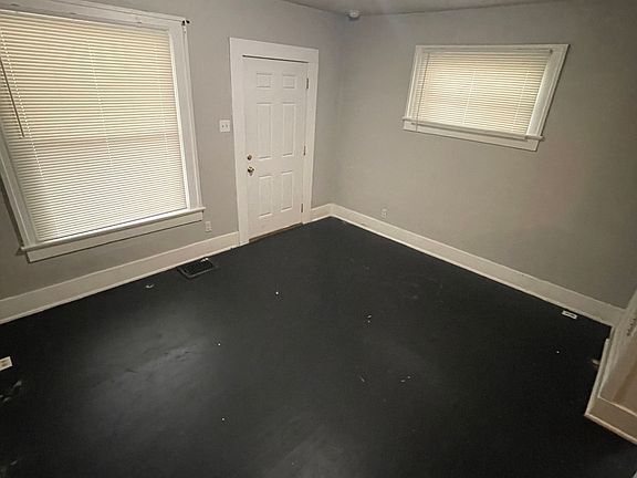 3rd image of 850 N Dearborn St