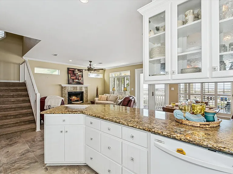1070 Fort Pickens Rd — Photo 20