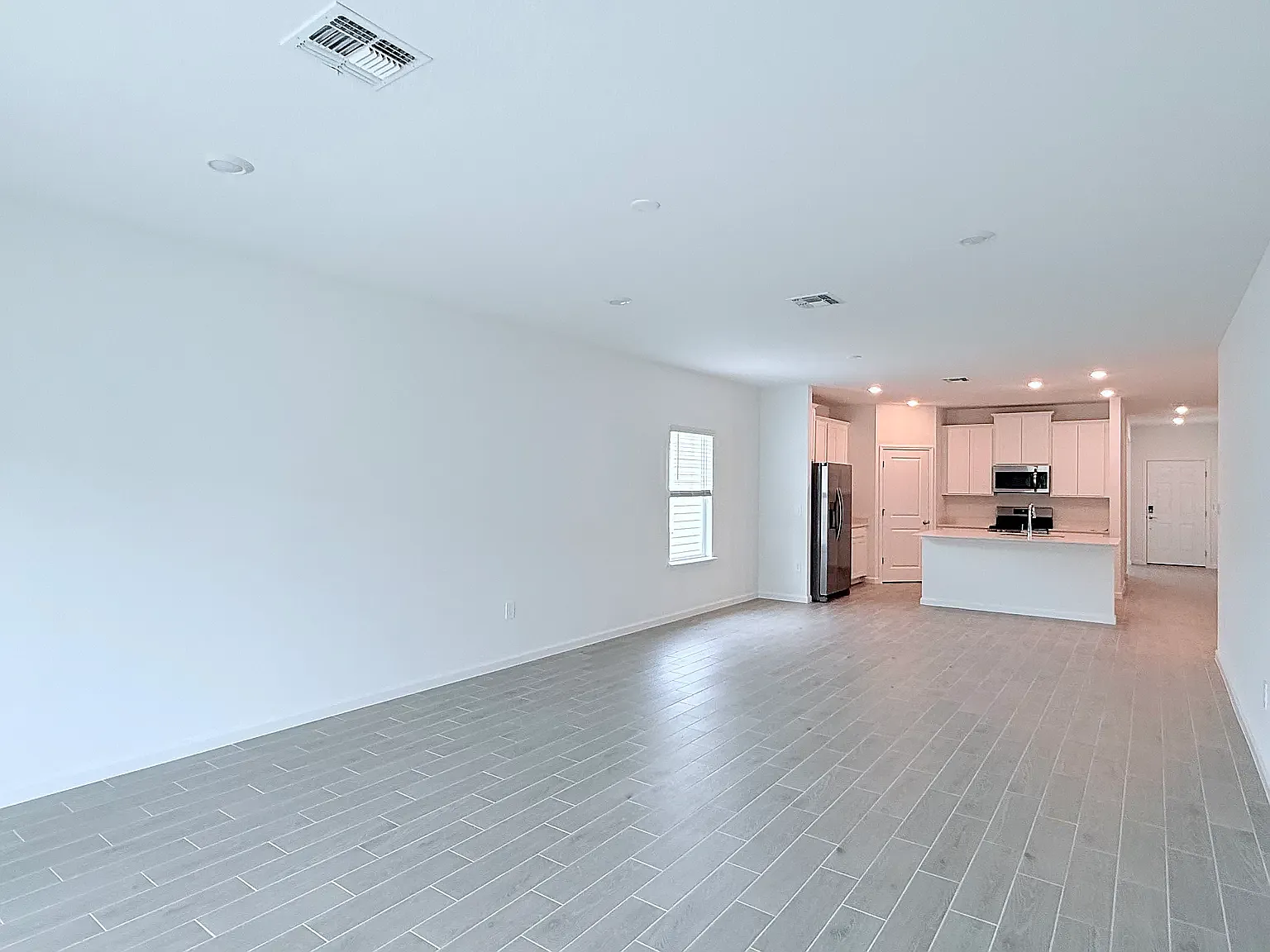4 bed, 2106 sqft, $2,250 — Photo 4