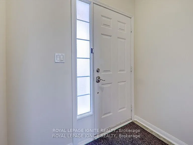 80 Acorn Pl #8 — Photo 6