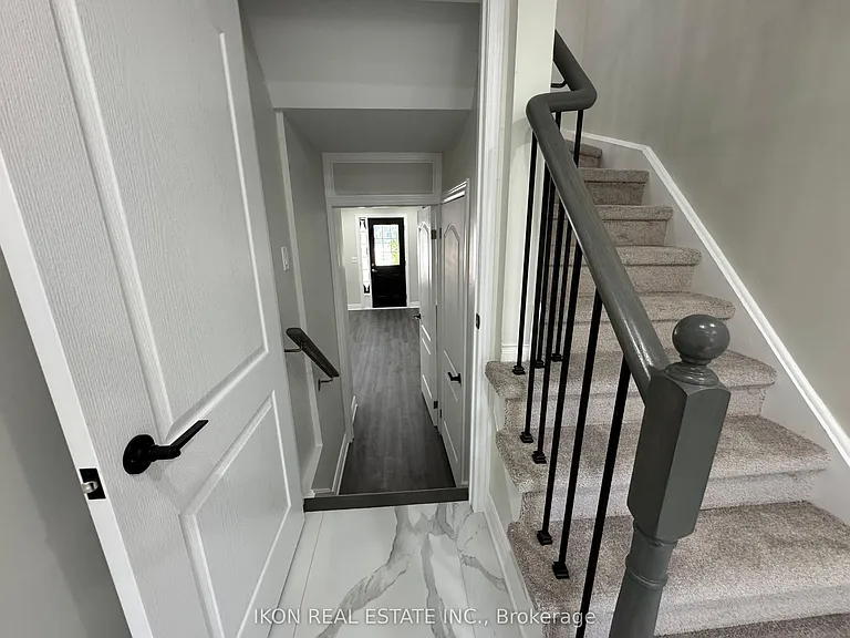 67 Sprucedale Way E — Photo 29