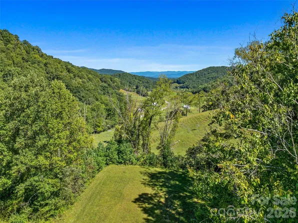 708 Kendal Dr, Leicester, NC 28748