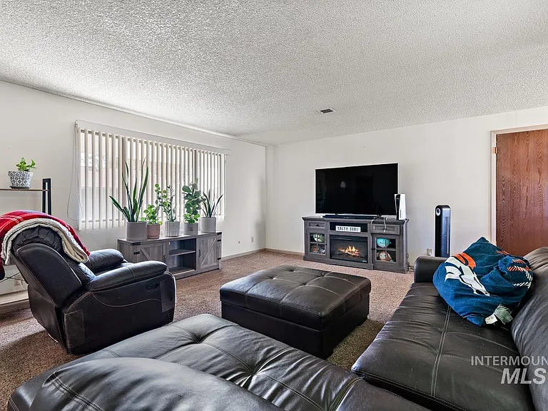 818 S White Cloud Dr — Photo 3