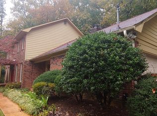 1118 W Outer Dr, Oak Ridge, TN 37830
