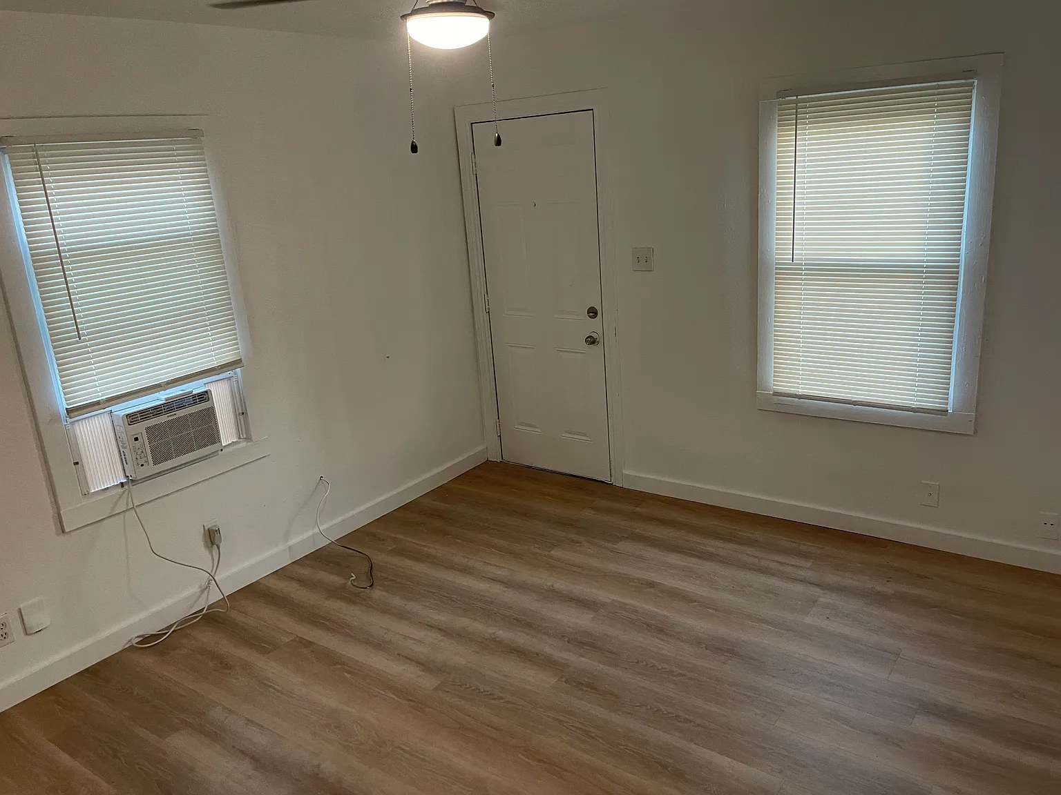 1 bed, 700 sqft, $850 — Photo 2