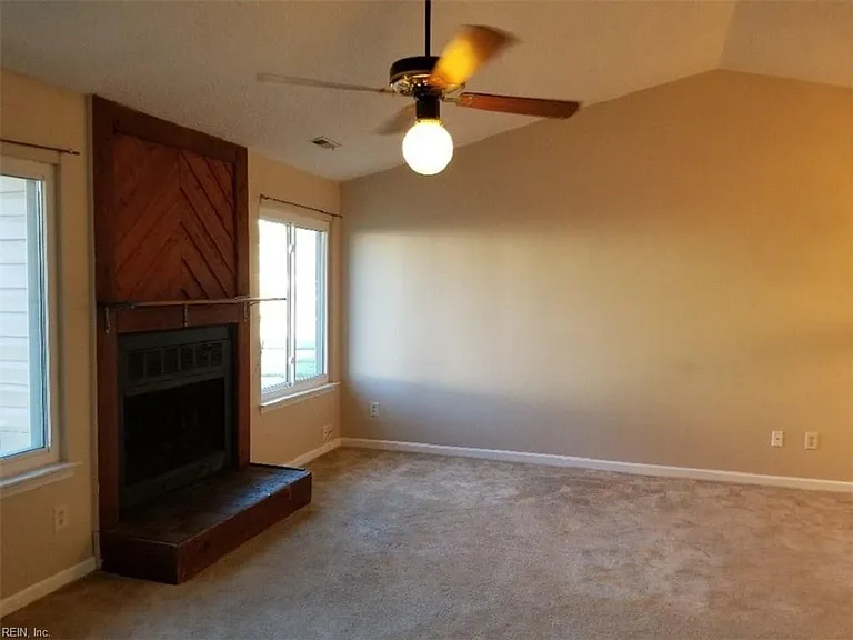 4694 Greenlaw Dr — Photo 14
