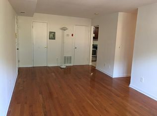 258 College Dr, Edison, NJ