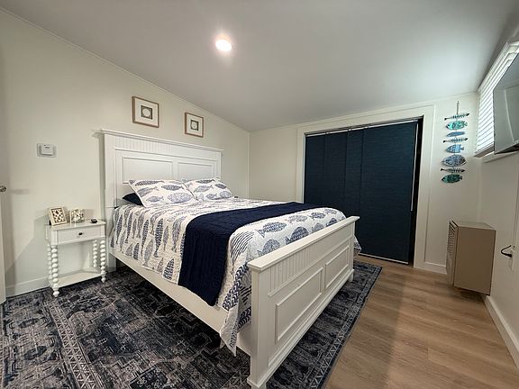 4th image of 392F Gooseberry Rd #F
