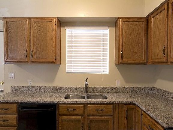 4th image of 329 N Harris Dr