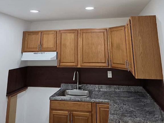 2nd image of 16135 NE 19th Ct #4