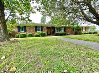 203 April Ave, Carmi, IL 62821