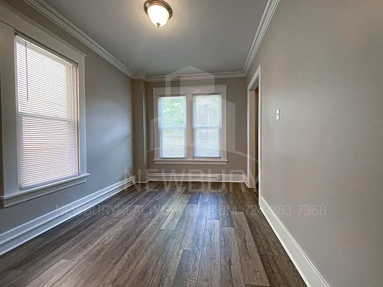 303-317 Wilson Ave — Photo 7