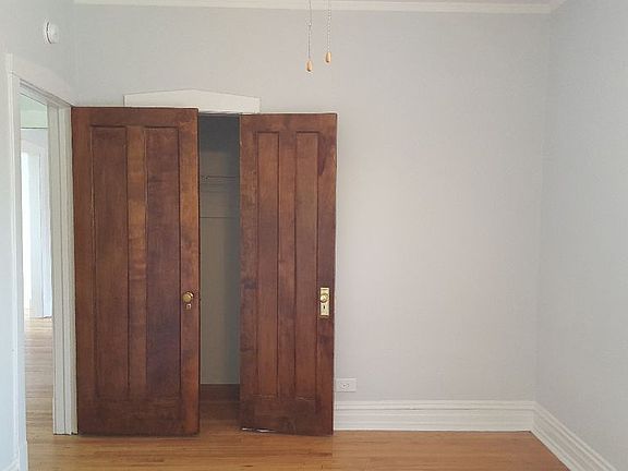 5th image of 516 S Austin Blvd APT 2W