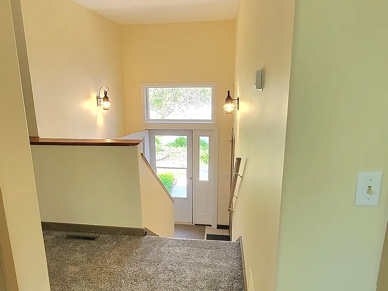 4398 Manhattan W — Photo 15
