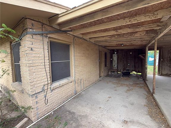 5th image of 1002 W Ciro Caceres Ave