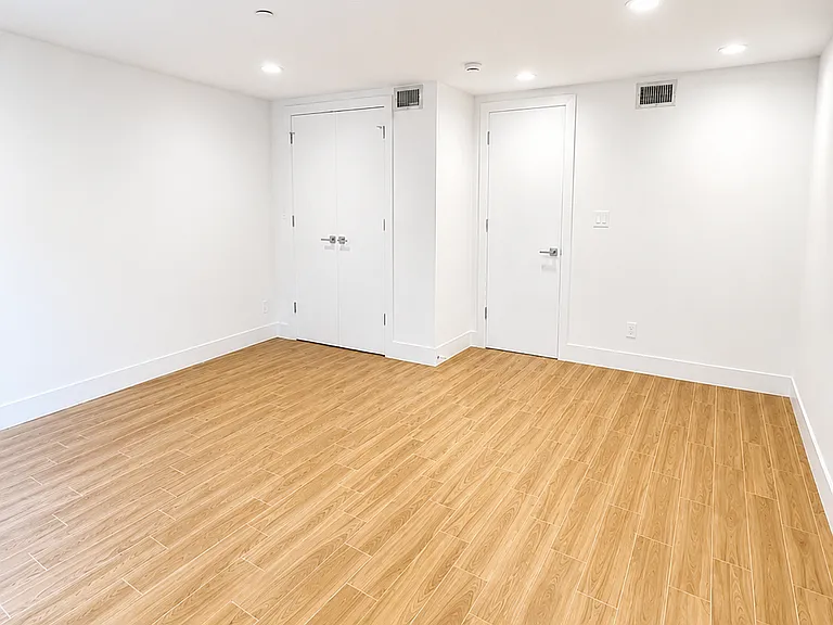 2111 5th Ave #1 — Photo 8