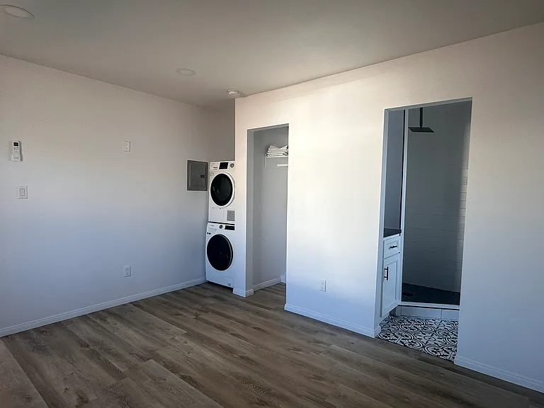 6545 Pine Ave #1 — Photo 4