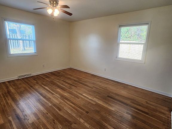 4th image of 314 Bradford Ave