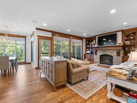 3rd image of 1502 Chaumont Cir