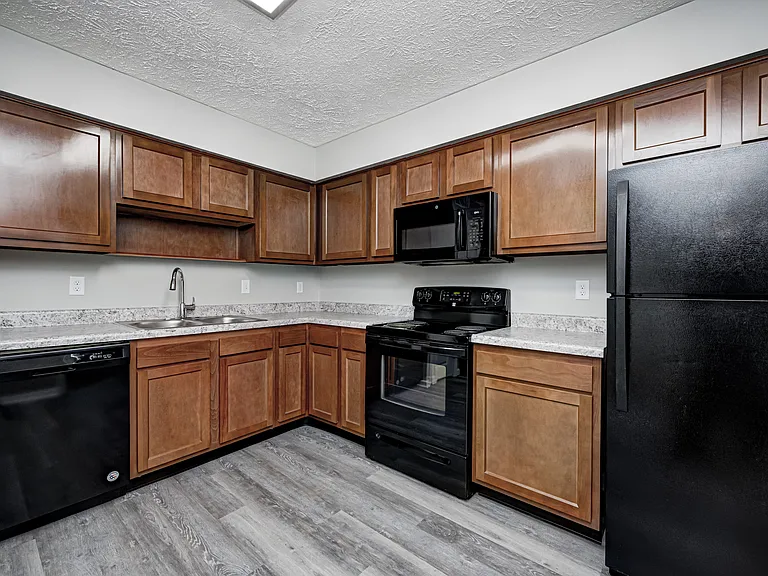 Ivy Knoll Apartments — Photo 41