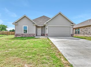 1181 Wild Indigo Cir, Calera, OK 74730