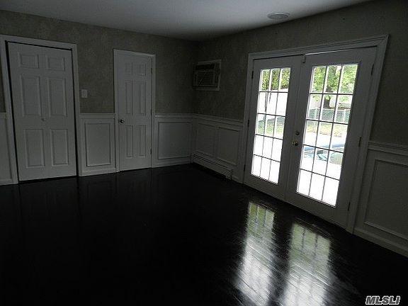 5th image of 17 Edwin Ave