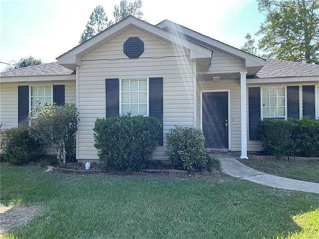 Building Photo - 71259 Shady Lake Dr