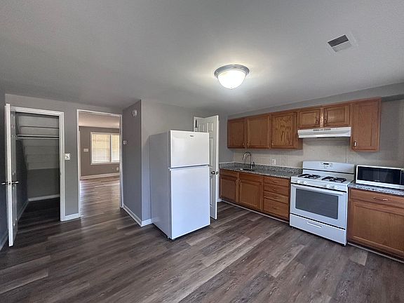 2nd image of 2567 Marbourne Ave