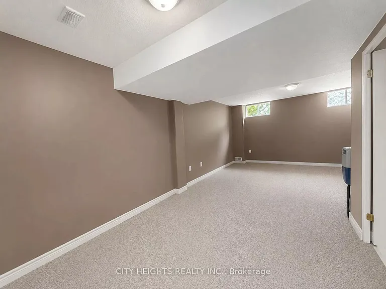 555 Grasslands Ct — Photo 11