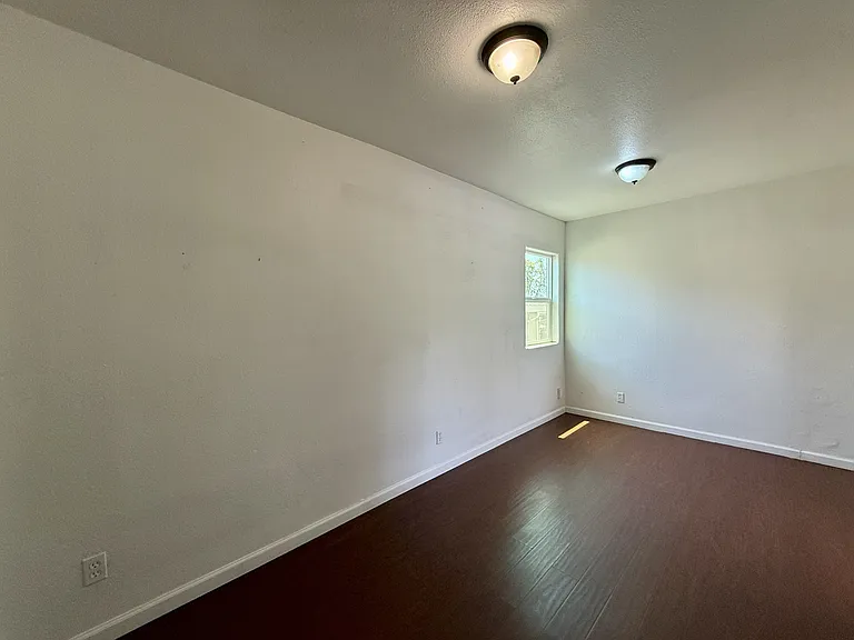 806 52nd Ave #B — Photo 11