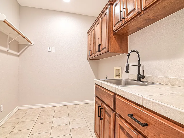 5508 La Jolla Cv — Photo 23