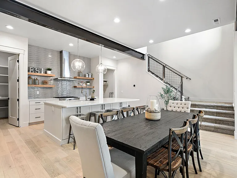 2450 W Iron Coop St #1 — Photo 4
