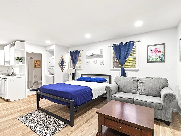 124 Jamestown Ave — Photo 3