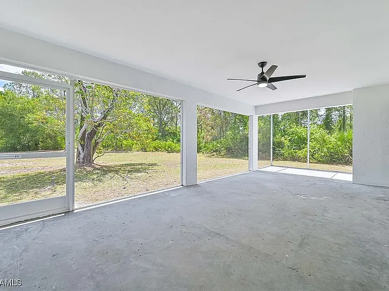 1608 Henry Ave — Photo 20
