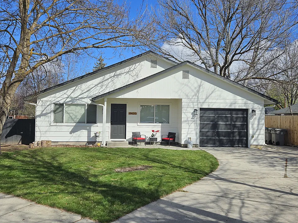 8420 W Holbrook Ct