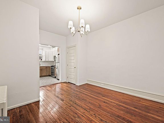 4th image of 833 Morris St