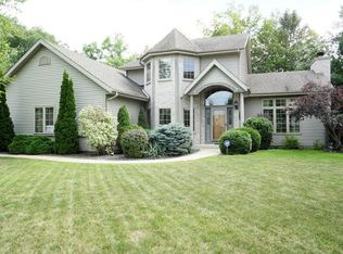 5349 W Yale Dr, Franklin, WI 53132